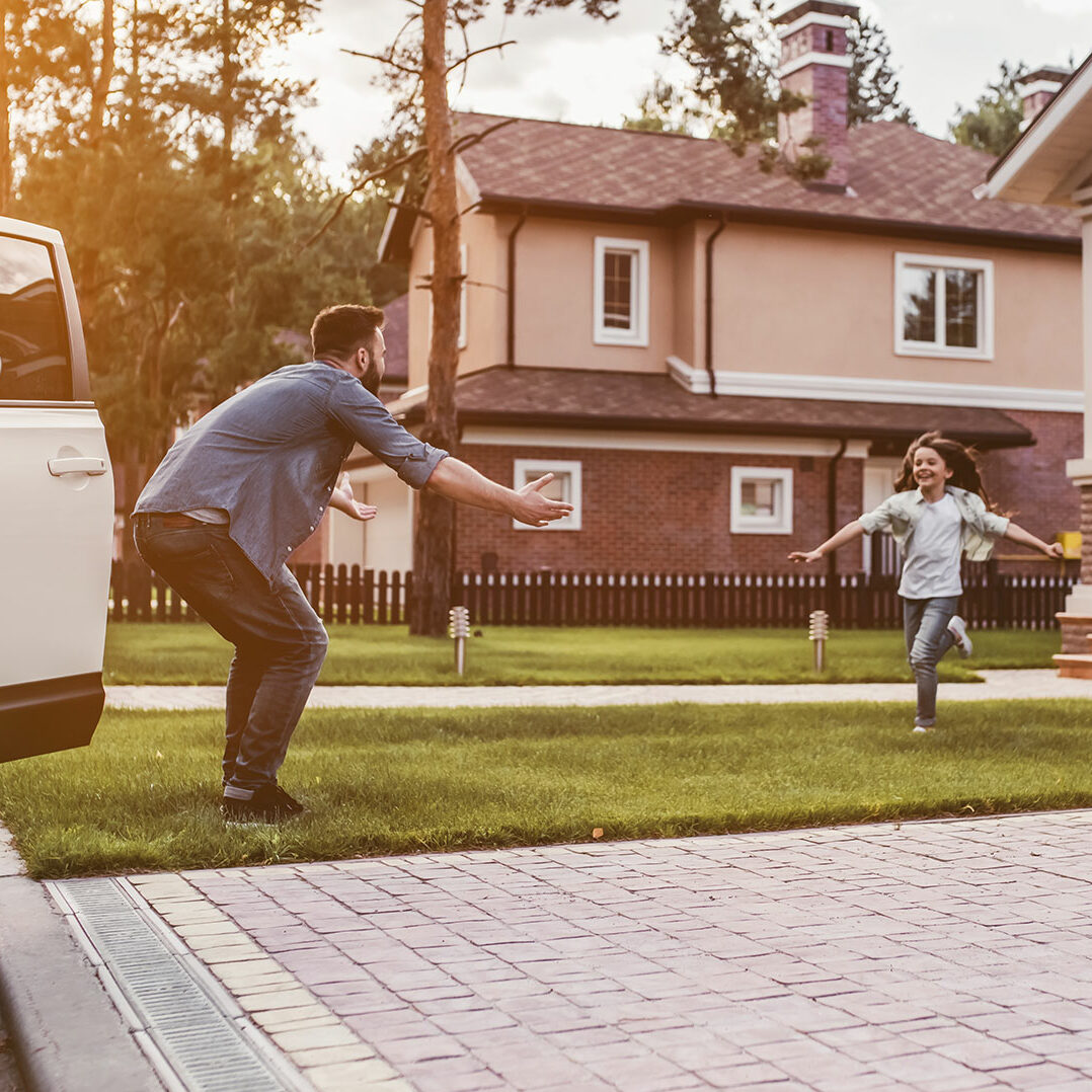 Inszone Insurance Personal Insurance Quote Page Banner - Daugther Running to Father